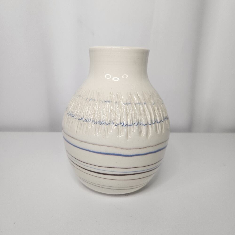 Vtg Handmade Ceramic Stoneware Vase 6" Cream Blue Mission Cottage Country